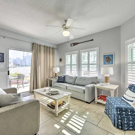 Coastal Condo With Pool - Walk To Destin Beach!